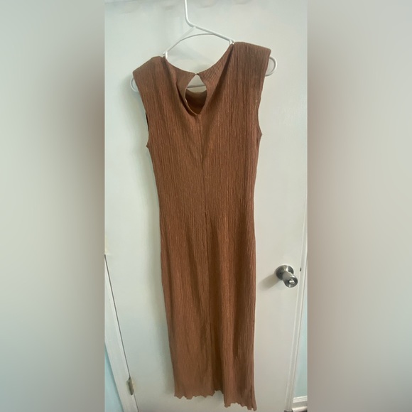 Astr Textured Tan Midi Dress - Picture 6 of 7